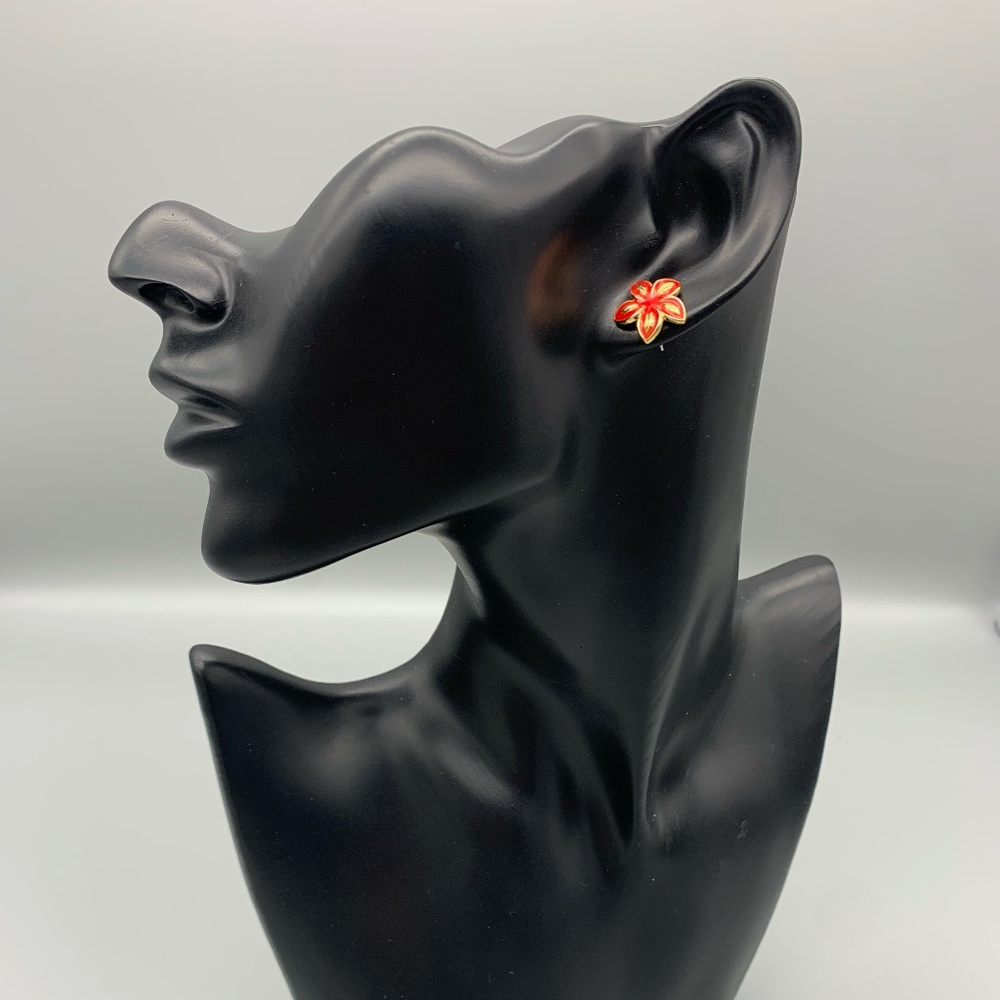 Vintage Red and Gold Floral Earrings. Good Condition.